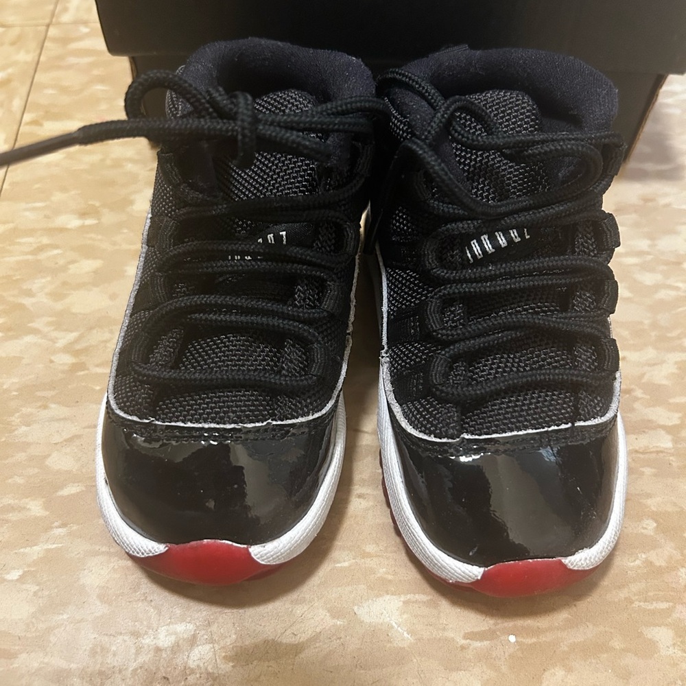 Jordan Kids' Black and Red Retro Shoes